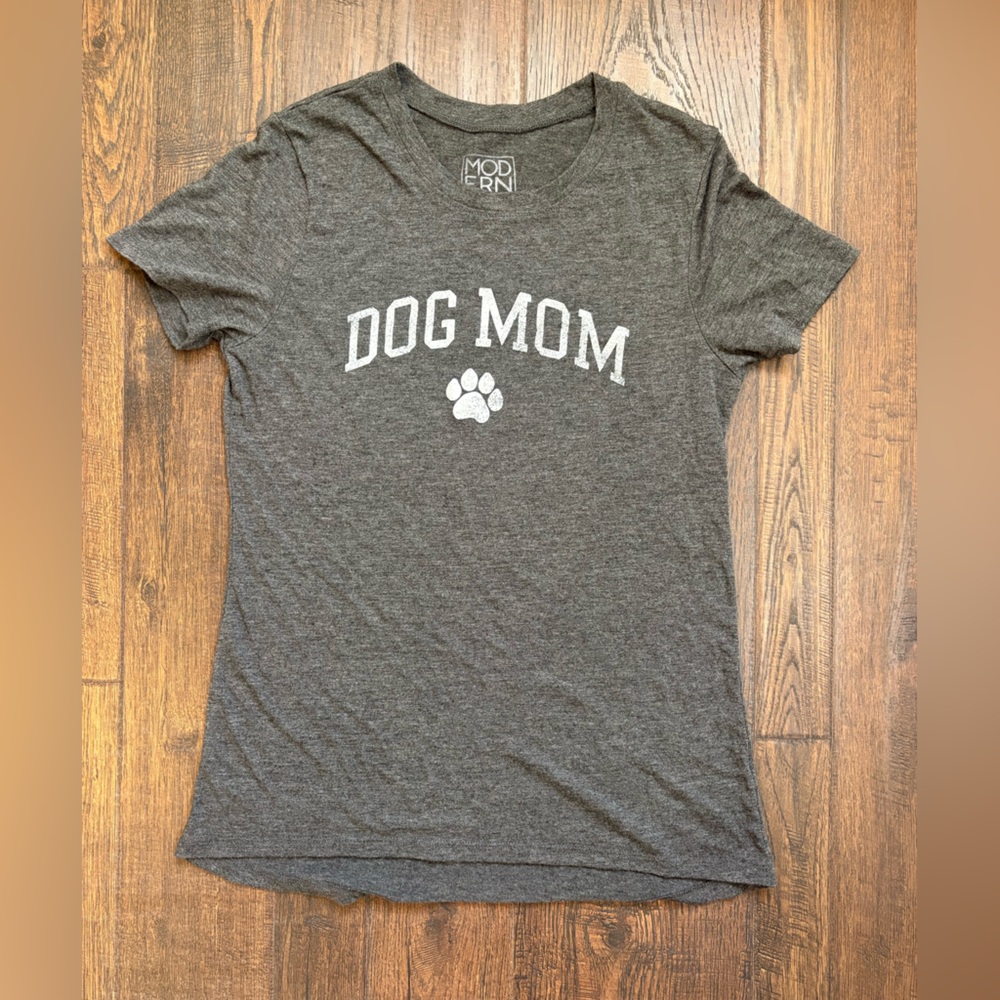 Gray Dog Mom T-Shirt